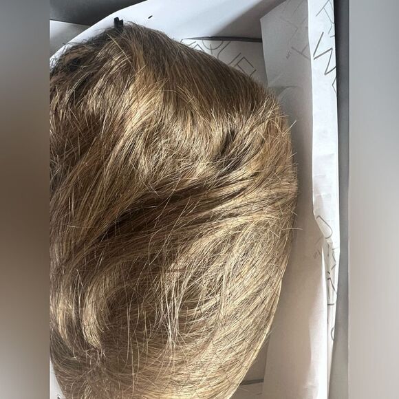 Stylish Short Brown Wig - Picture 3 of 6